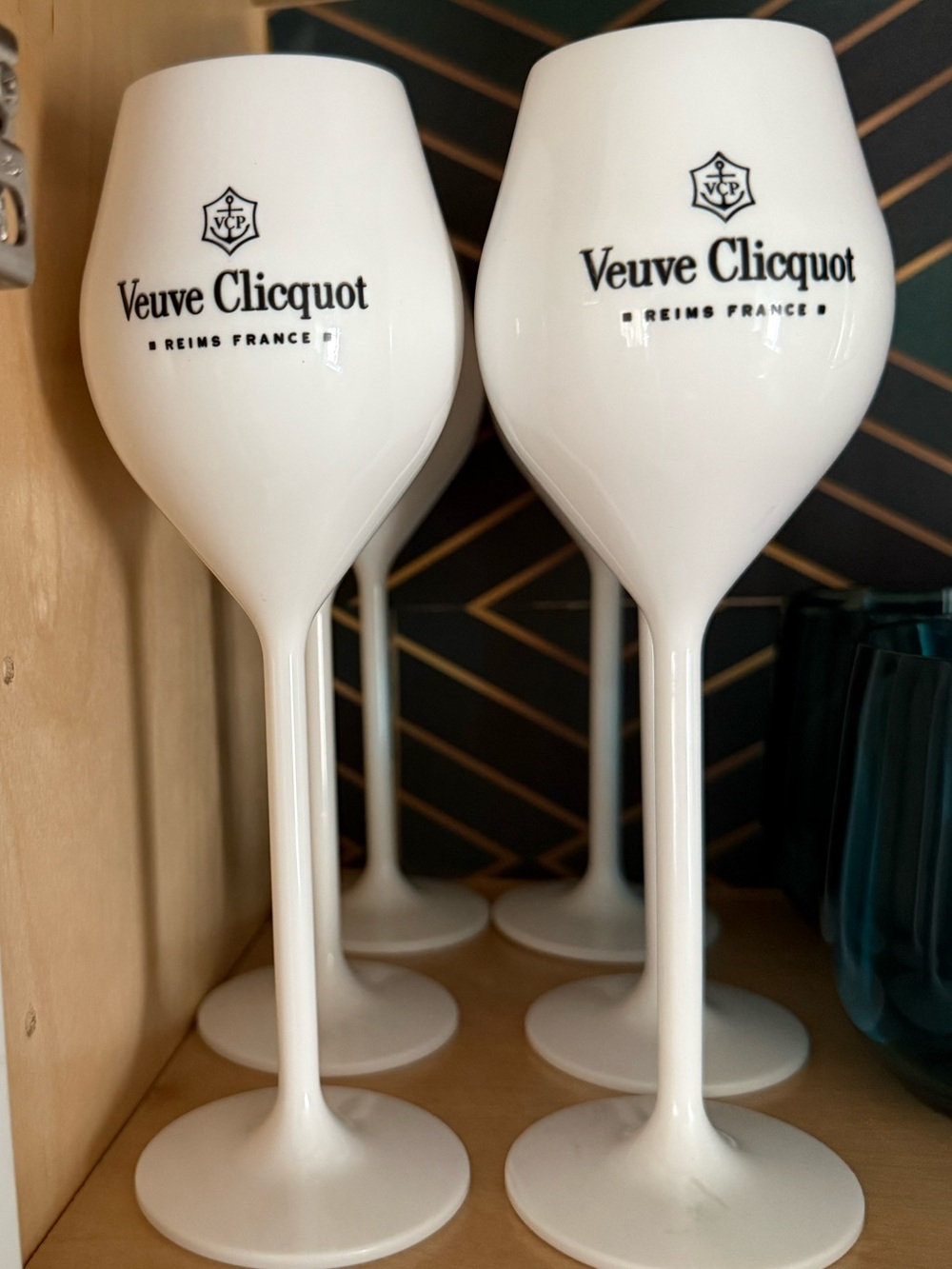 Veuve Clicquot Acrylic White Champagne Flute Set - Branded Stemware- set of 6